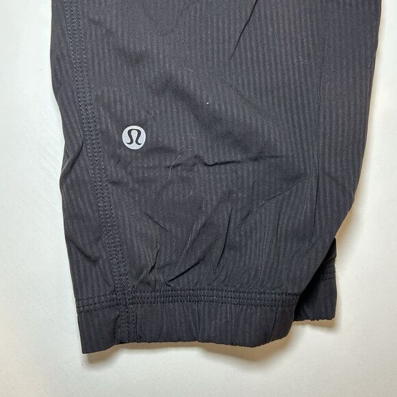 Lululemon Dance Studio Mid Rise Cropped Black Capri Jogger Women's Sz 4 - Picture 3 of 7